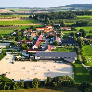 Pobyt v resortu s jízdárnou se snídaní a wellness