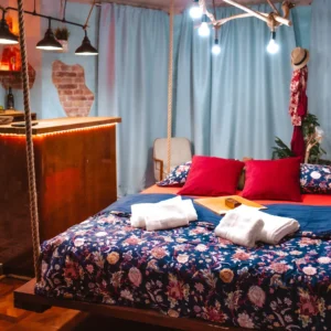 Zážitkové pokoje ve Varech: Kuba či Petrohrad