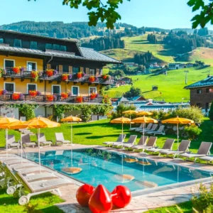 Rakouské Alpy: krásný hotel s wellness a polopenzí