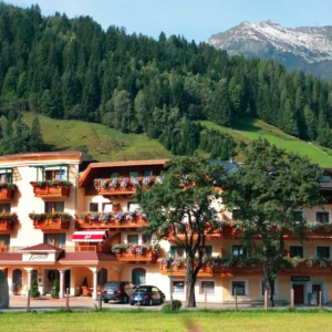 Zell am See: hotel u lanovky, wellness, děti zdarma