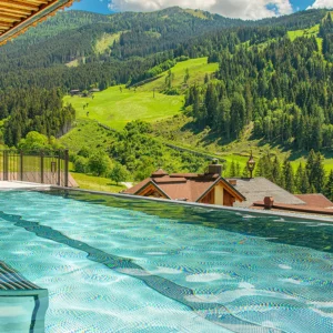 Údolí Gastein: hotel v 1000 m n. m., wellness, jídlo i lyže