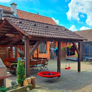 Statek u Červené Lhoty: až pro 6 osob, sauna a koně