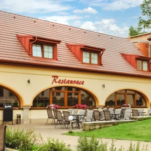 Sportovně-relaxační centrum u Fr. Lázní, snídaně či polopenze