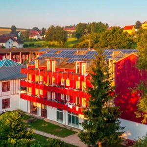 Německá Šumava: rodinný hotel s all inclusive i jízdárnou
