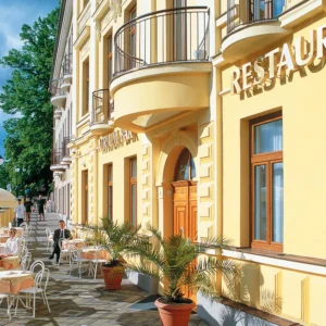 4* pobyt ve Varech s jídlem, wellness i masáž