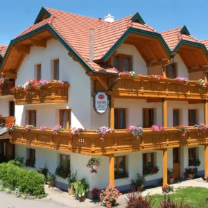 Korutanská jezera: polopenze, 2 děti zdarma