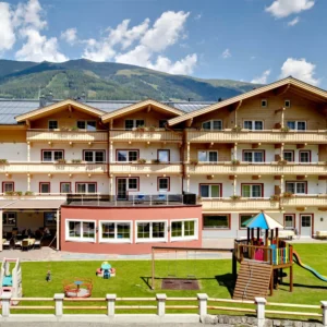 Rakouské Alpy: polopenze plus, sauny i 2 děti zdarma