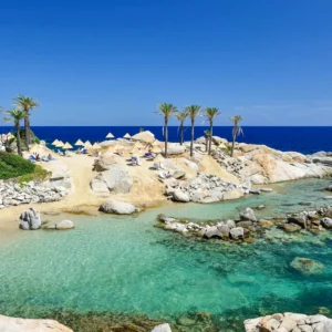 Sardinie: hotel s 11 bazény a stravou kousek od pláže