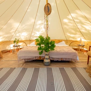 Glamping v Černické oboře u Bechyně se snídaní a saunou