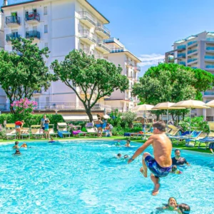 K moři do Itálie: hotel u pláže, bazén i strava