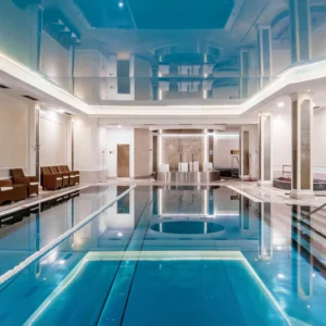 4* pobyt ve Varech: jídlo, wellness i procedury