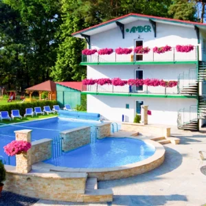 Rodinná dovolená u Baltu: bazén, pláž i velké hřiště