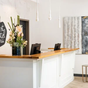 Regensburg: moderní hotel v centru, snídaně, památky