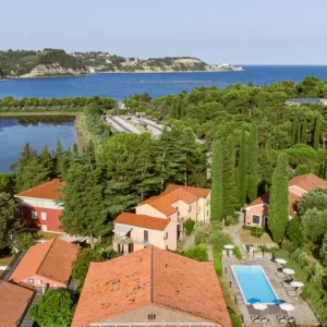 Strunjan: hotel přímo u pláže, vč. snídaně a wellness