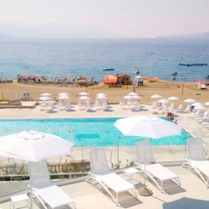 Chorvatsko all inclusive: 4* hotel u pláže, bazény i wellness