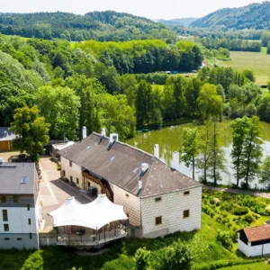 Pobyt v historickém sídle: snídaně či polopenze a wellness