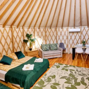 Pobyt s nádechem exotiky: jurta s privátní vířivkou