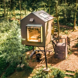 Posedka: romantika u Sázavy se snídaní i grilem