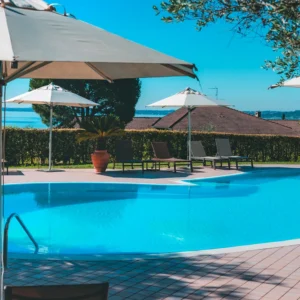 Hotel přímo u Lago di Garda s bazénem a stravou