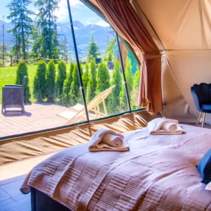 Luxusní glamping u Zakopaného s venkovní vířivkou