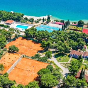 S rodinou do Chorvatska: apartmány u pláže, bazény