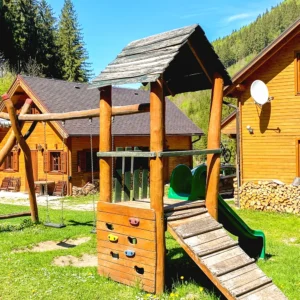 Chaty v lůně přírody na Liptově: možnost koupací kádě