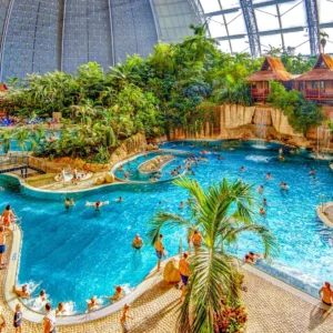 Pobyt přímo v Tropical Islands se vstupem do areálu