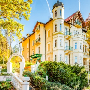 Pobyt v Mariánkách: snídaně i 3chodová večeře