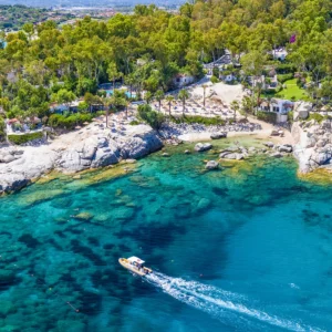 Sardinie: 4* rezort se stravou, bazény a spa