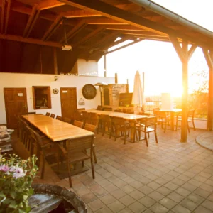 Jižní Morava: snídaně i neomezená konzumace sudového vína