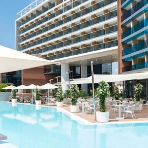 Lido di Jesolo: 5* hotel s pláží, wellness a snídaní