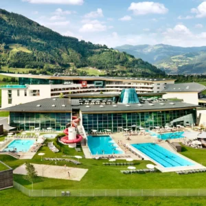 Kaprun: moderní 4* hotel s polopenzí a wellness