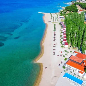 Mobilní domky v chorvatském Omiši: pláž i bazén