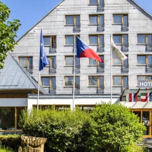 Relax v Mariánkách: jídlo, bazén a solná jeskyně