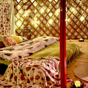 Stylová jurta nedaleko Blaníku pro dva i rodinu