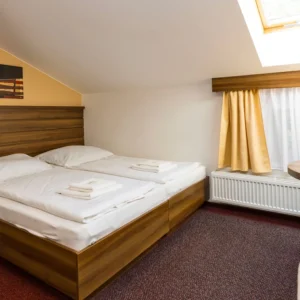 Dovolená na Náchodsku s polopenzí i bazénem