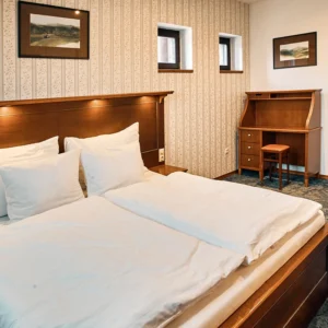 Lužické hory: snídaně, lahev prosecca i vstup do sauny