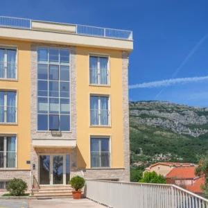 Krásné apartmány v Petrovaci, 200 metrů od pláže