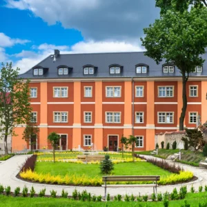 Pobyt v Jelení Hoře: snídaně i vstup do bazénu a sauny