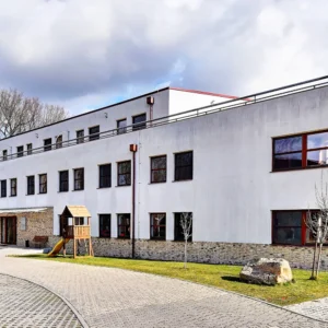 Hotel u Prahy s možností bowlingu i aquaparku