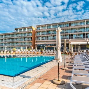 Istrie: hotel u pláže, animační program i bazény