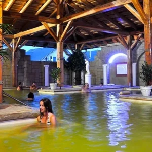 Pobyt v Podhájské se snídaní či polopenzí a wellness